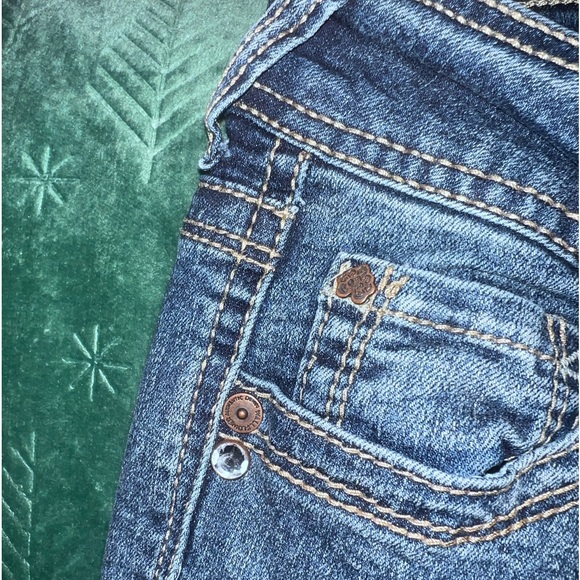 WallFlower Luscious Curvy Bootcut Jeans for Women Mid-Rise Insta Stretch 5 Short - Picture 5 of 9